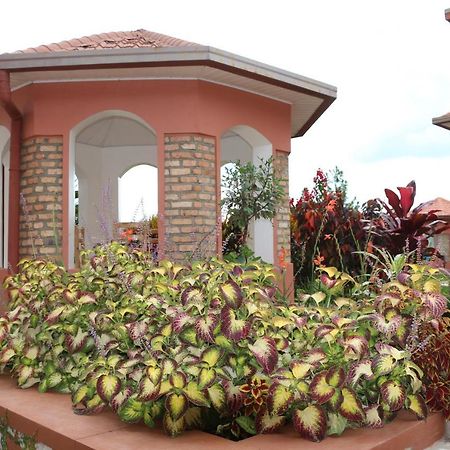 Hotel Maisons-Sifa Butare Екстериор снимка